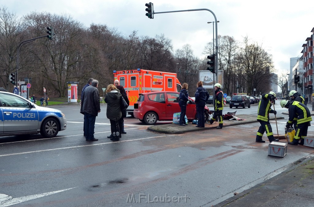 VU Pkw Ampel Koeln Universitaetstr Duerenerstr P43.JPG - Miklos Laubert